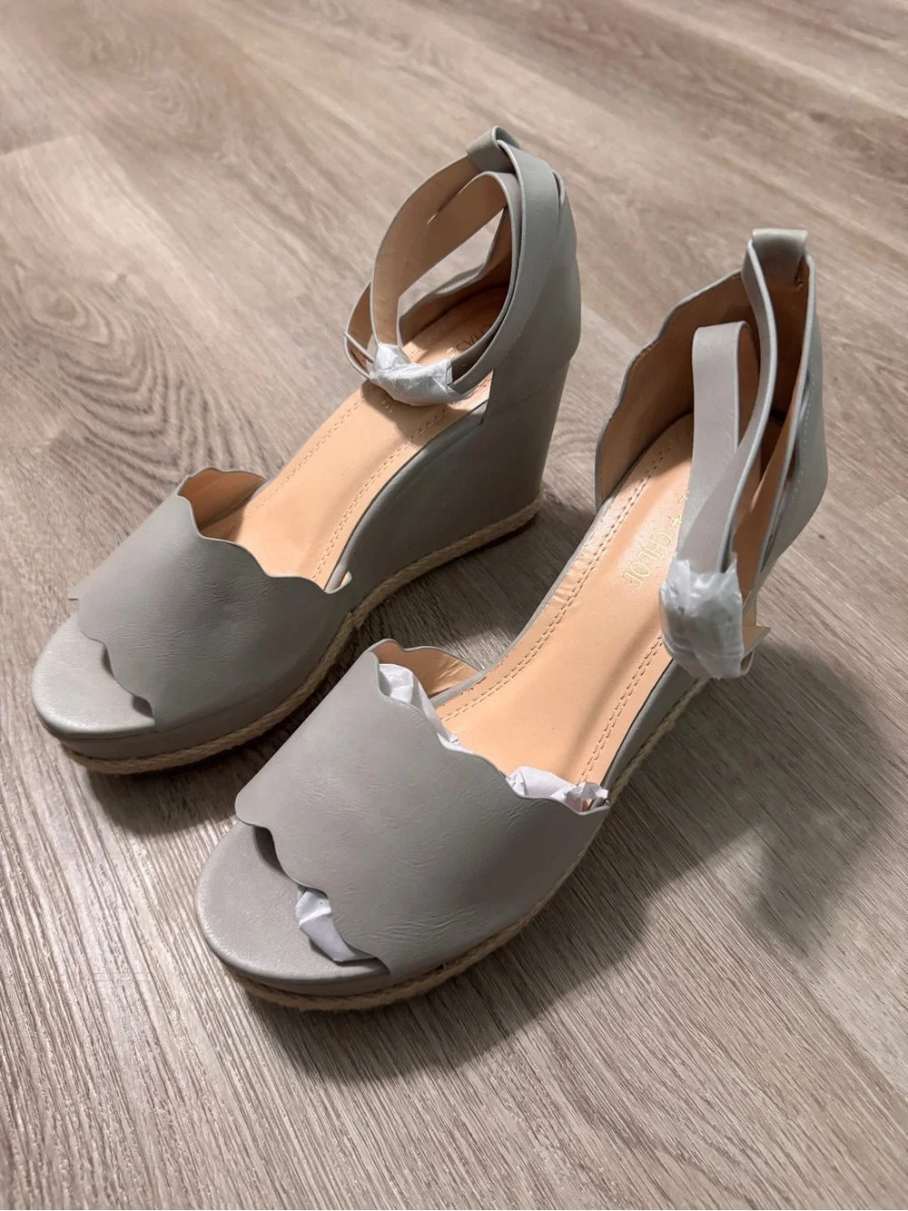 Chase + Chloe Raina Espadrille Wedge Shoes Scallop Gray Peep Toe Grey